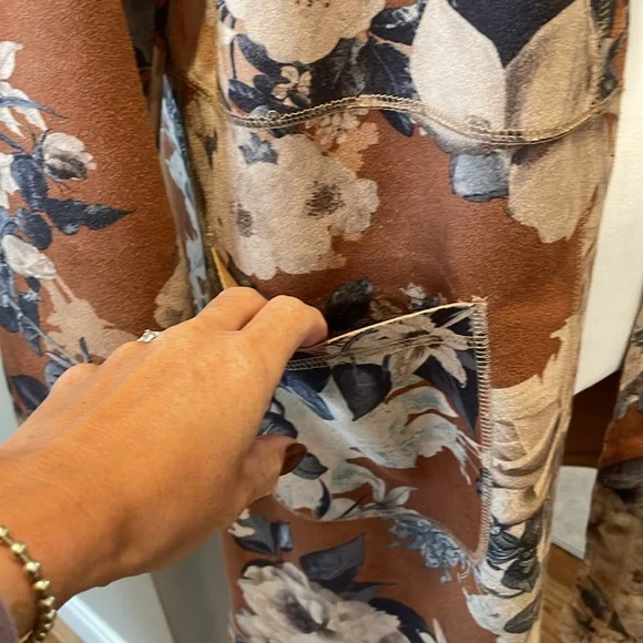 Solitaire Floral Blazer in Brown and Cream - Picture 3 of 7